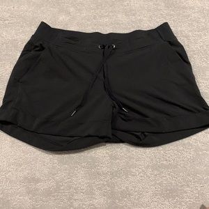 ATHLETA black drawstring shorts